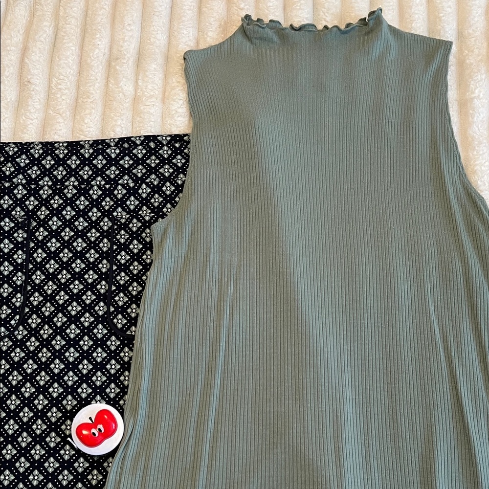 LOFT Mod Print mini skirt with Front Pockets (matching top included)